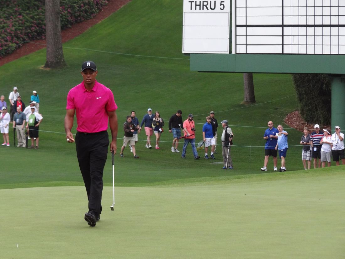 Tiger Woods playing the 6th hole at the 2015 Masters